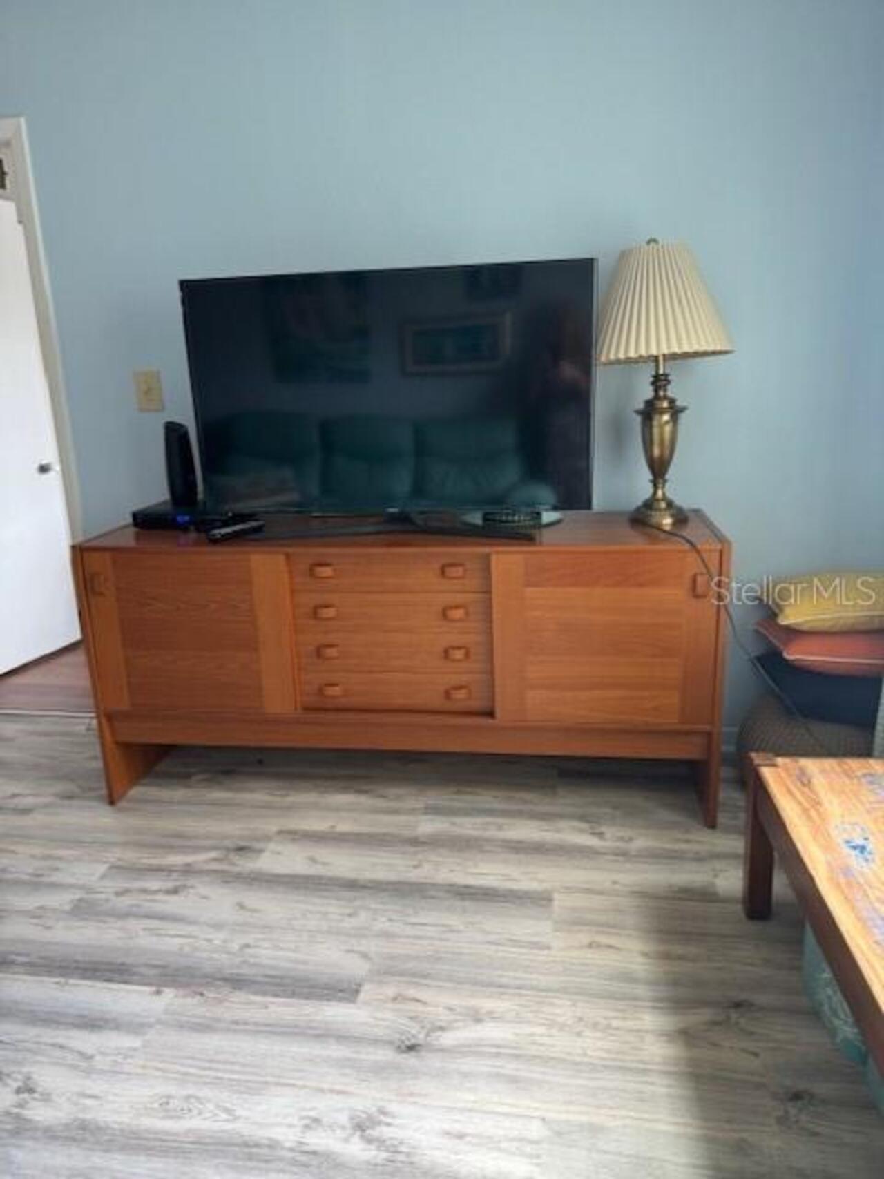 Listing Photo 12