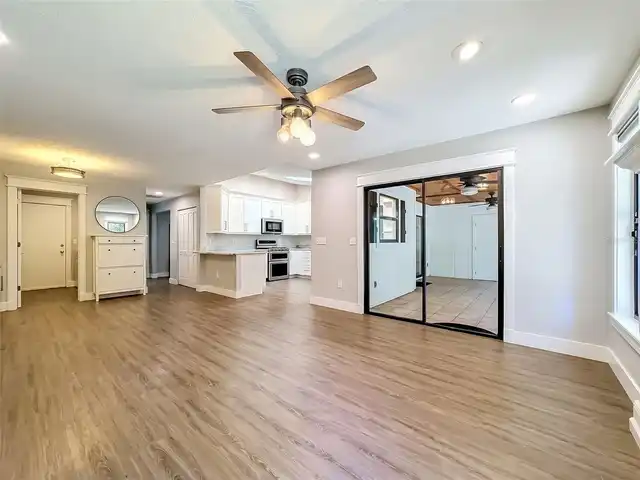 Listing Photo 9