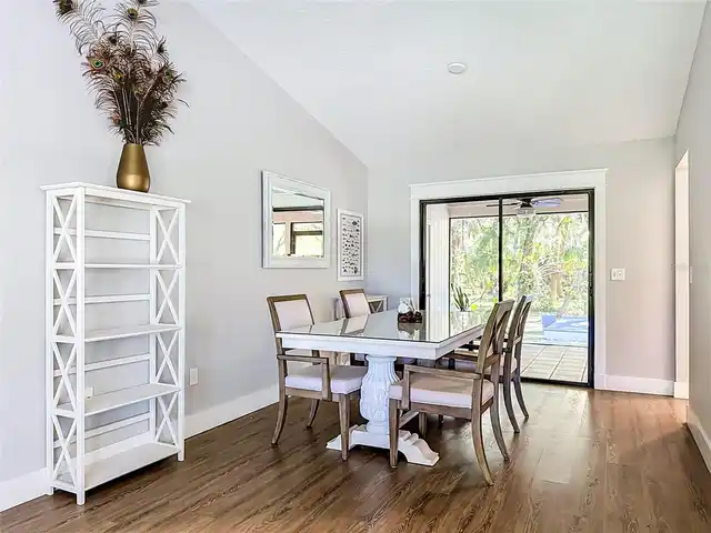 Listing Photo 14