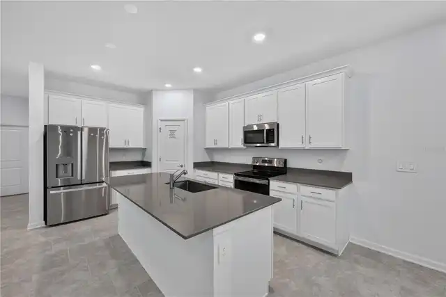 Listing Photo 12