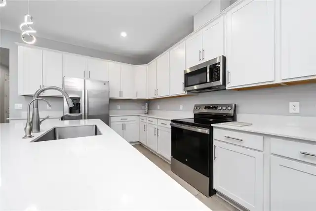 Listing Photo 10