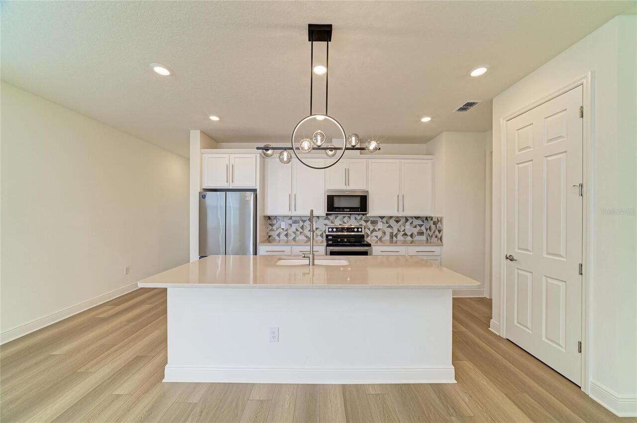 Listing Photo 8