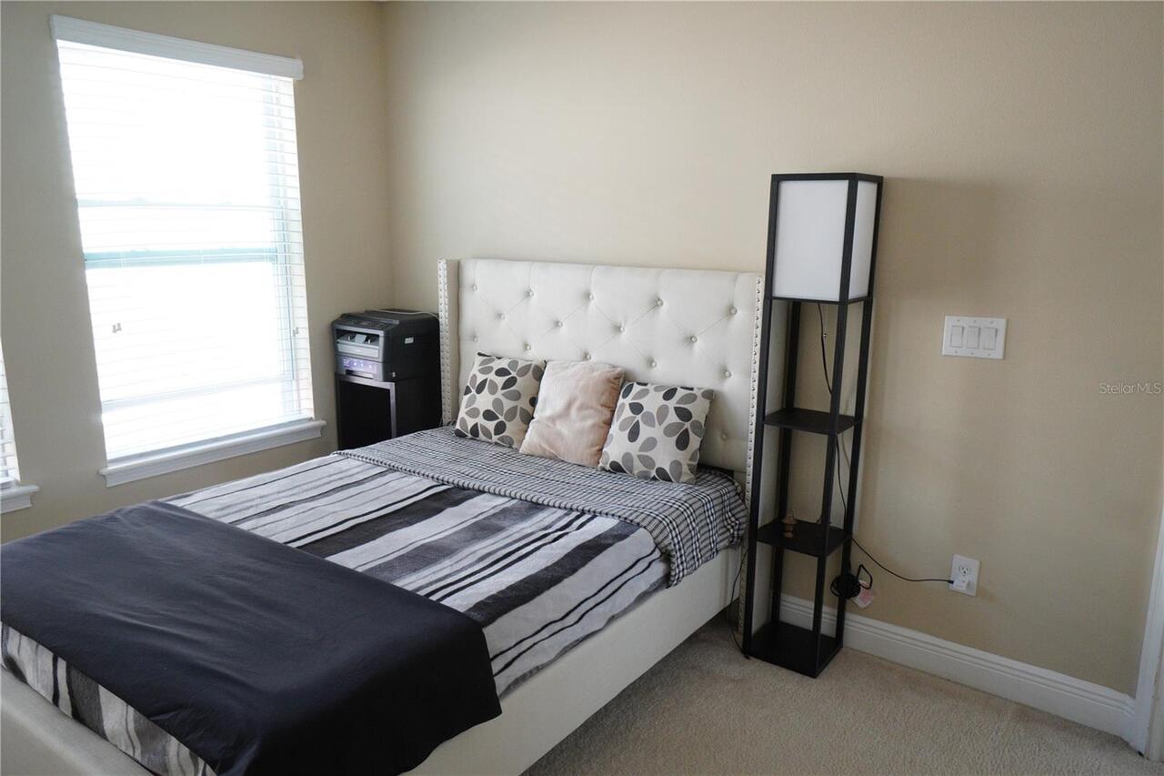 Listing Photo 8