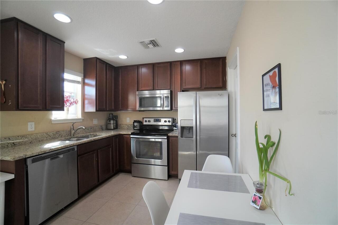 Listing Photo 12