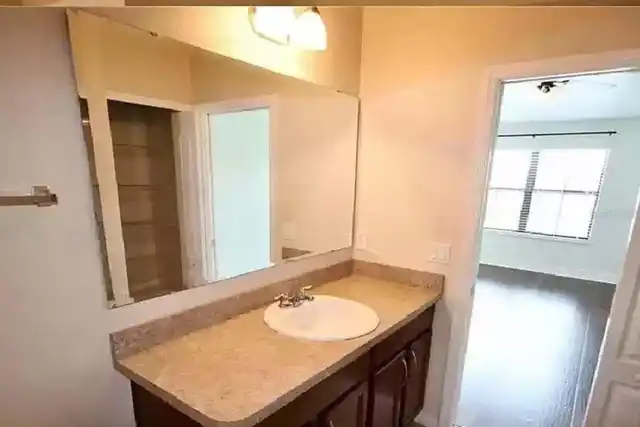 Listing Photo 9
