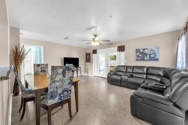 Listing Photo 8