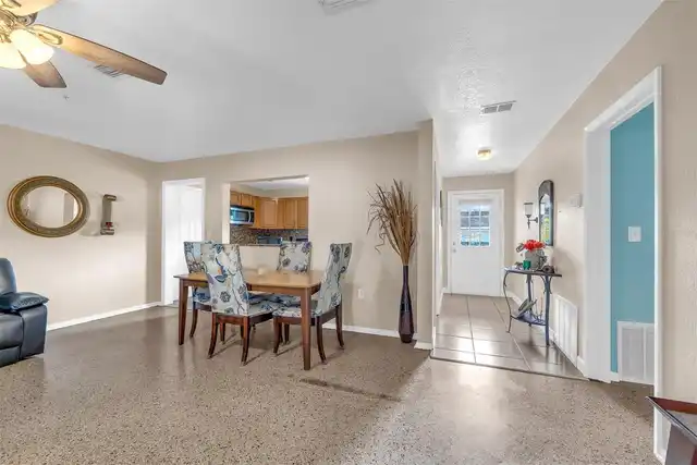 Listing Photo 10