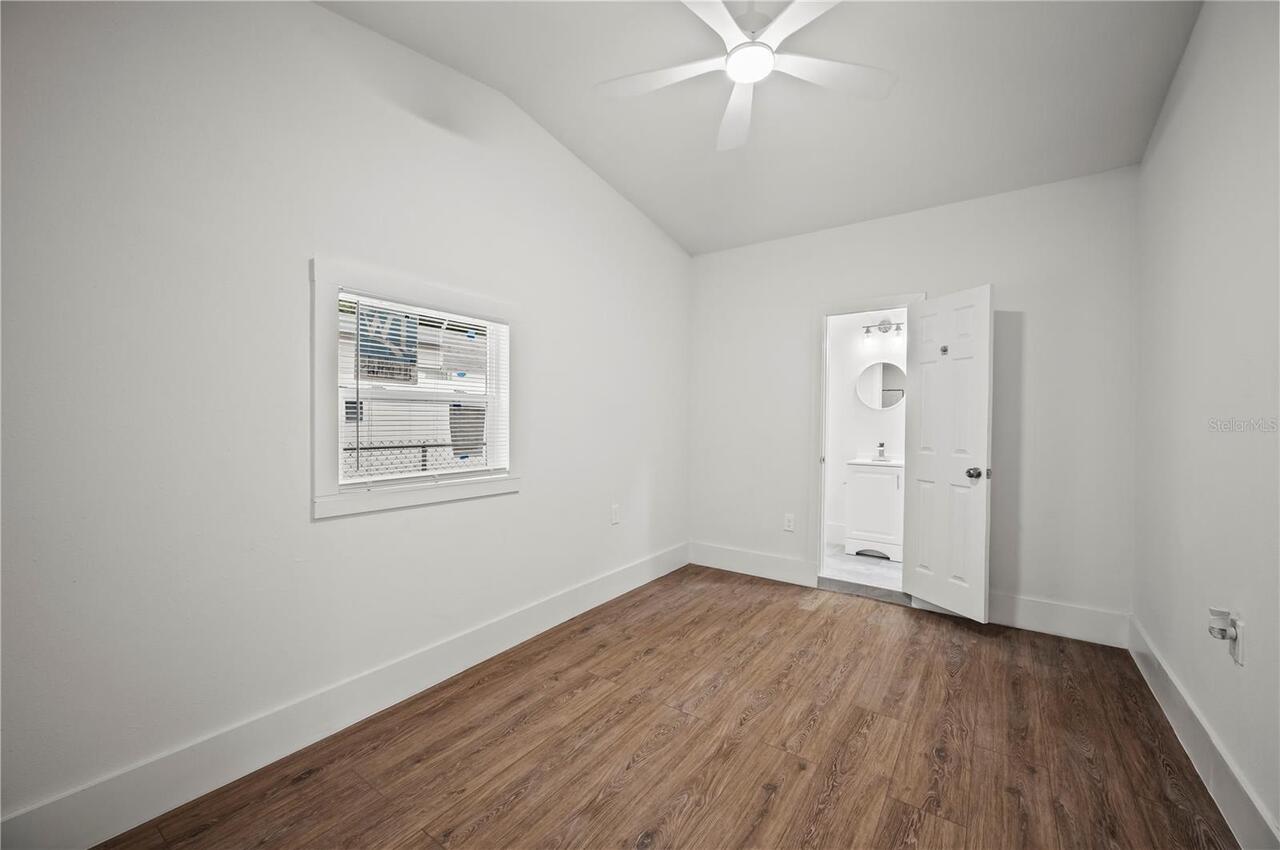 Listing Photo 9