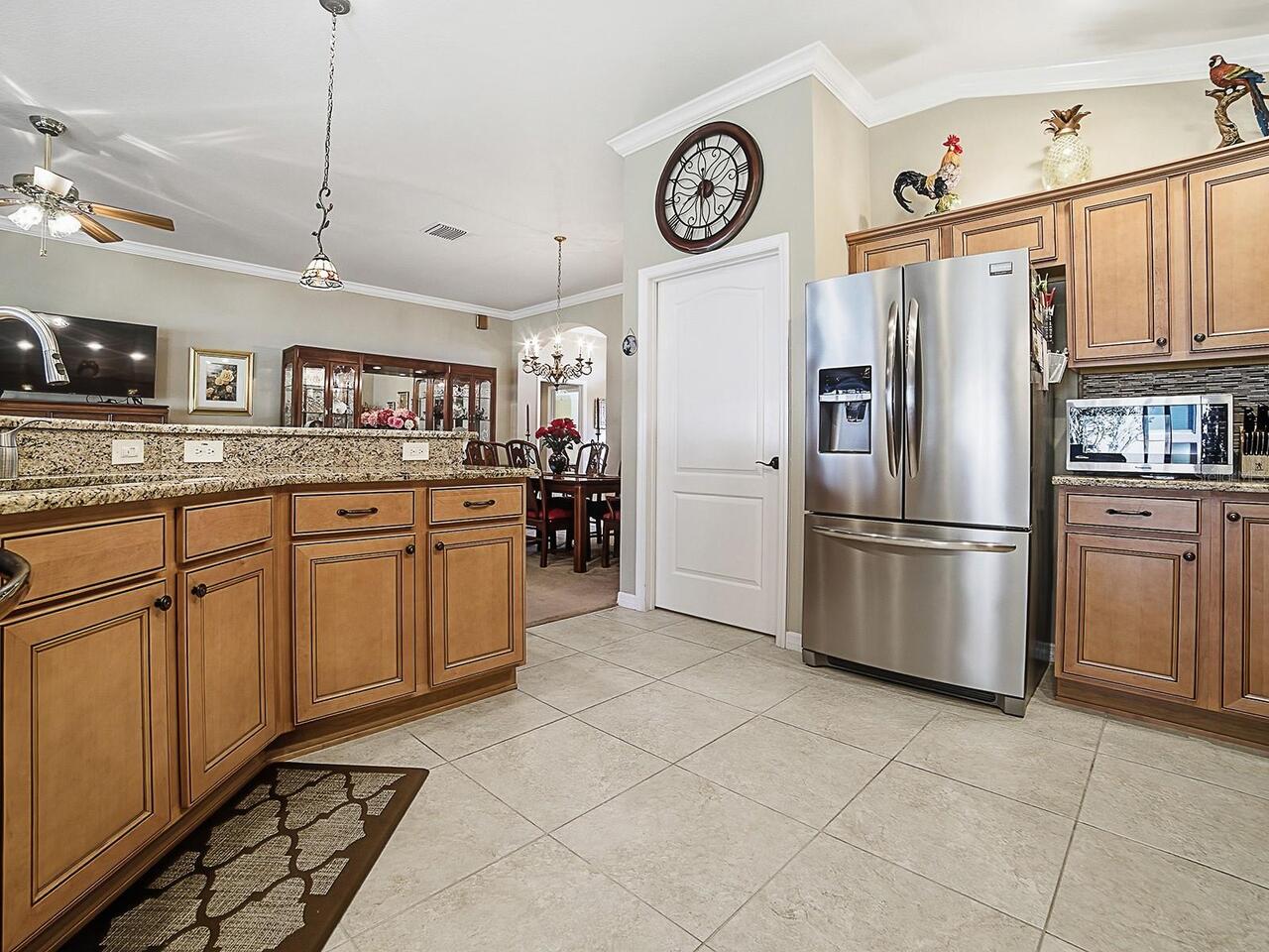 Listing Photo 12