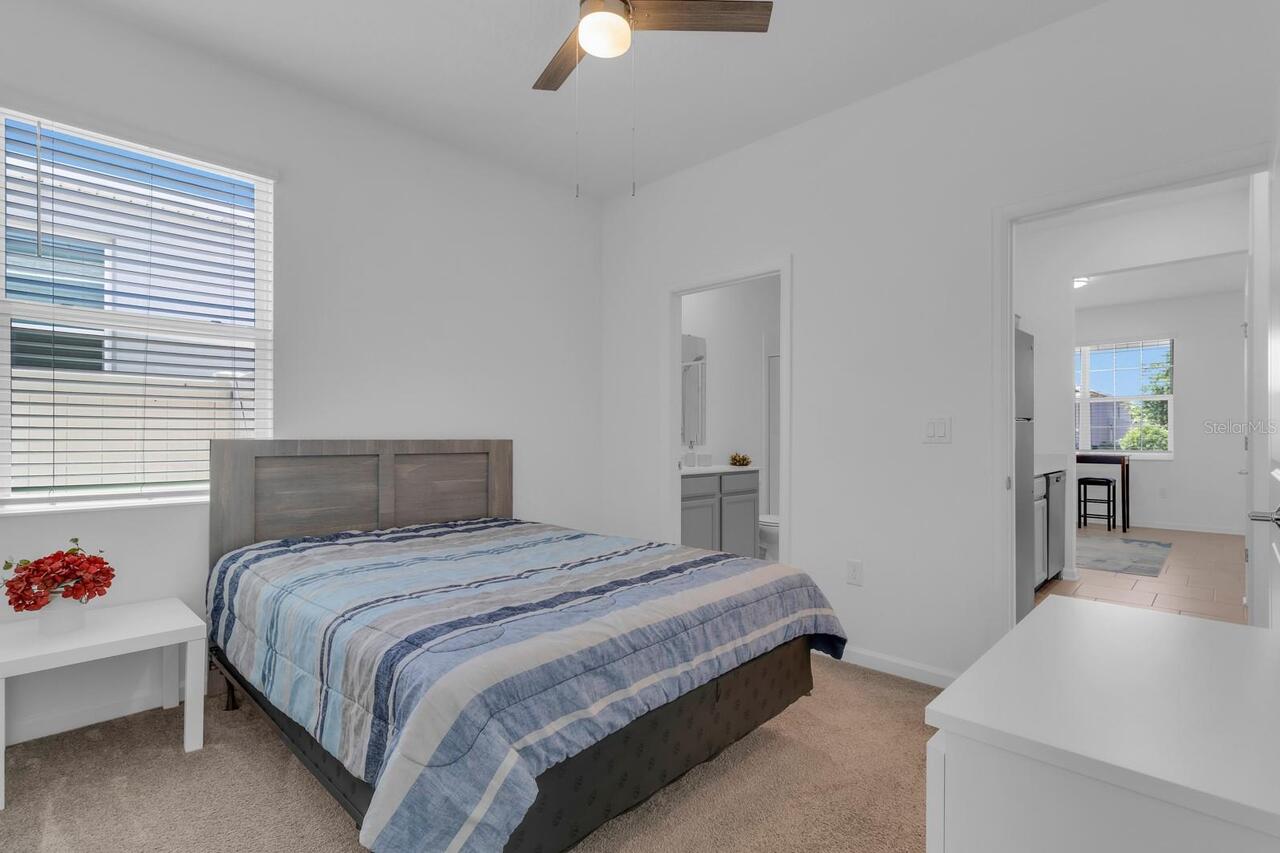 Listing Photo 12