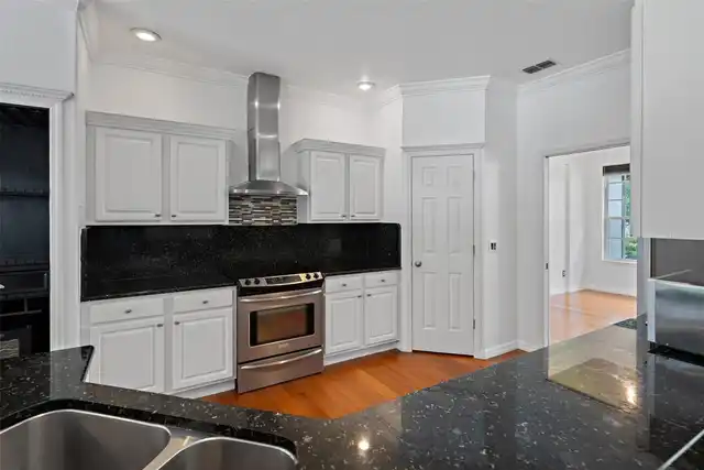 Listing Photo 26