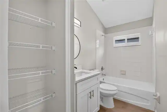 Listing Photo 11