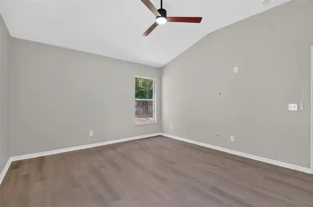 Listing Photo 32