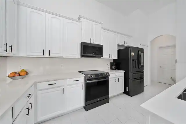 Listing Photo 11