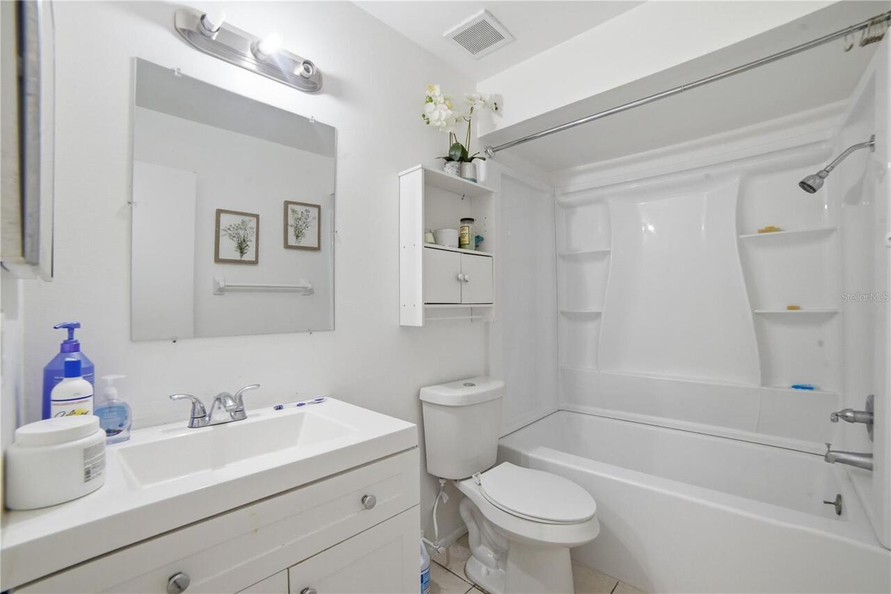 Listing Photo 11