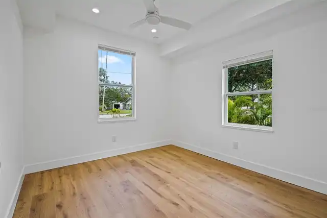 Listing Photo 14