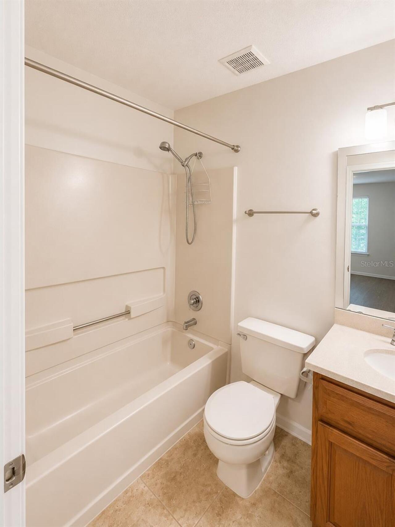 Listing Photo 8
