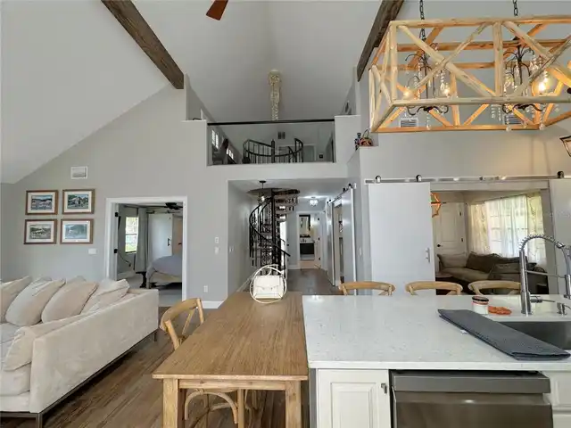 Listing Photo 9