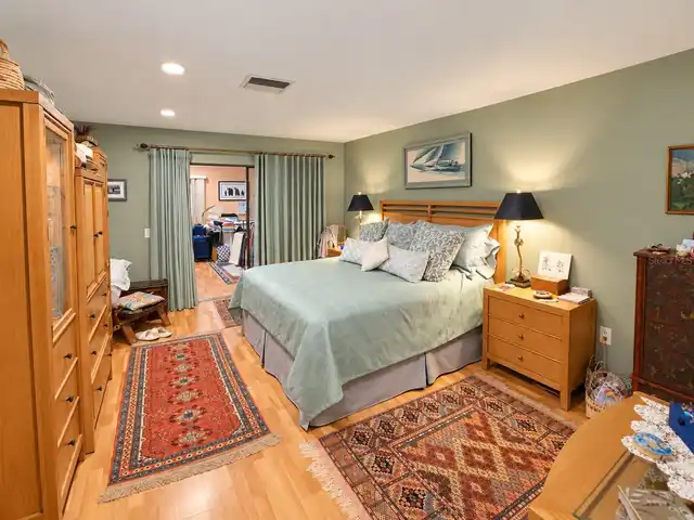 Listing Photo 12