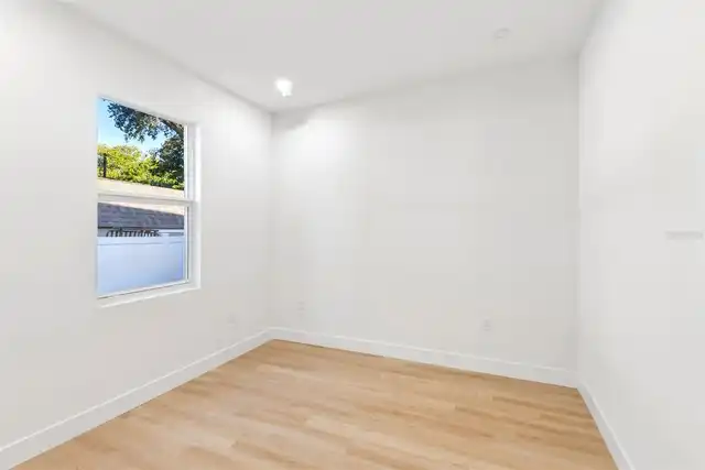 Listing Photo 24