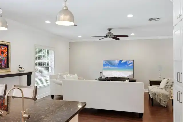 Listing Photo 16