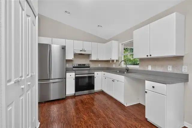 Listing Photo 16