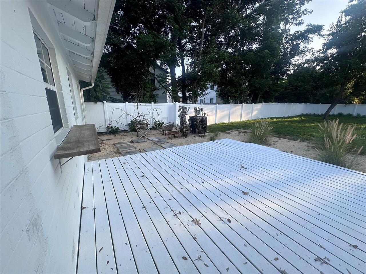 Listing Photo 9
