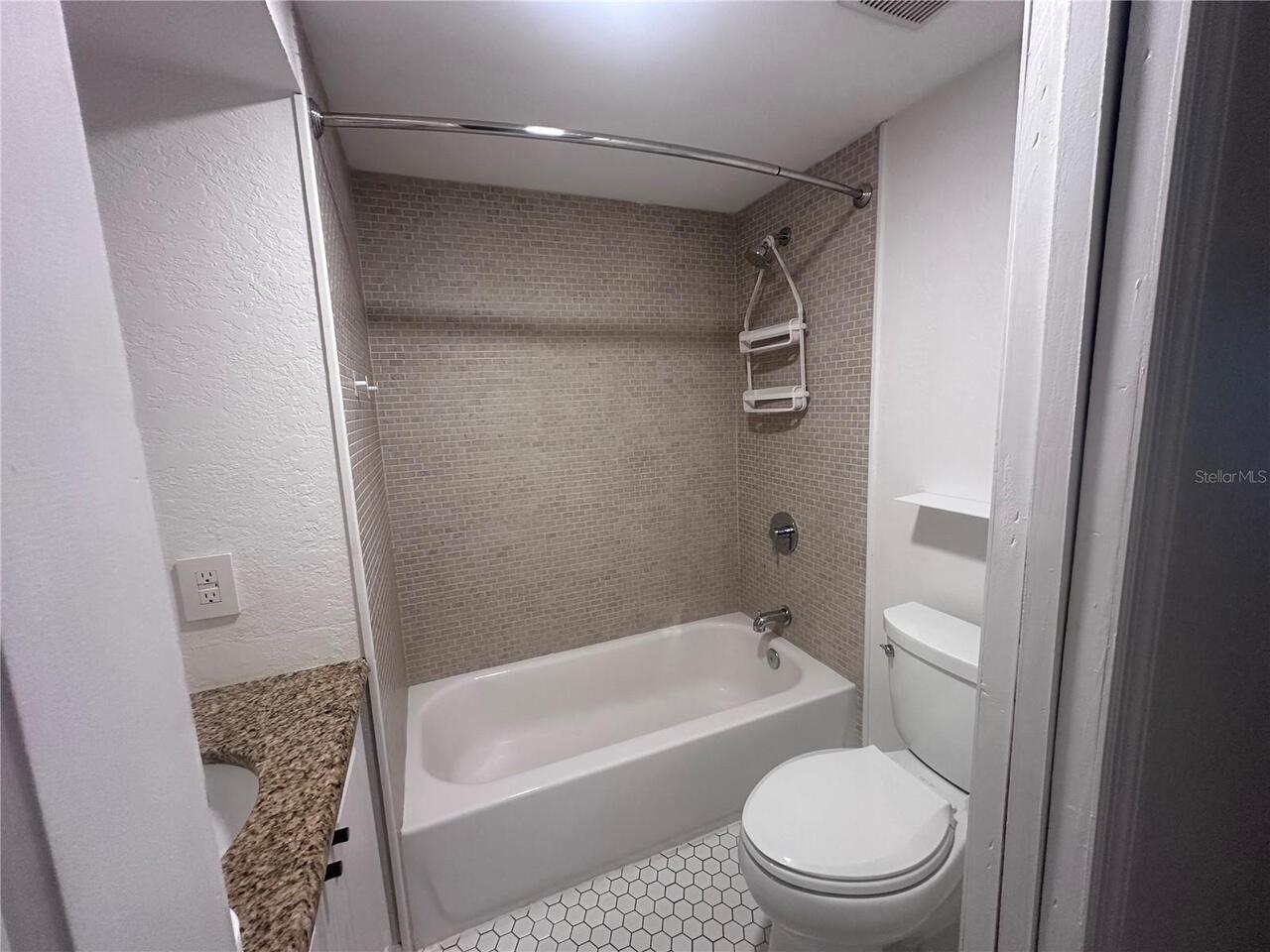 Listing Photo 14