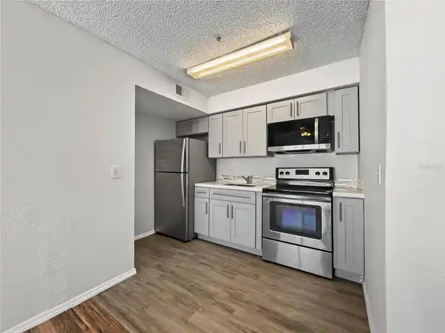 Listing Photo 7