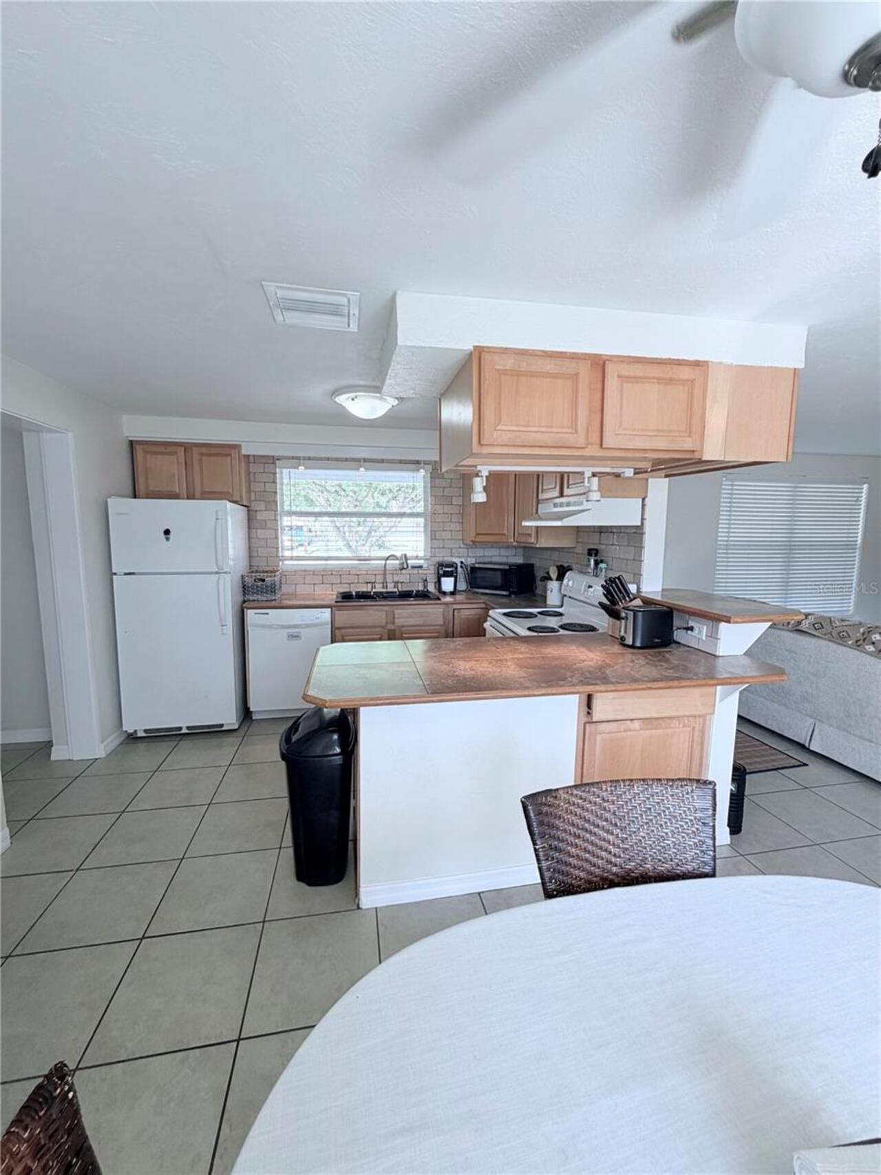 Listing Photo 8