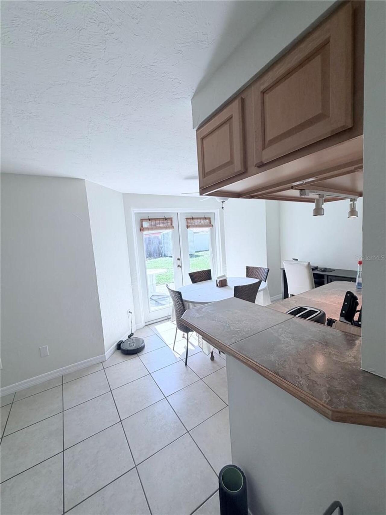 Listing Photo 10
