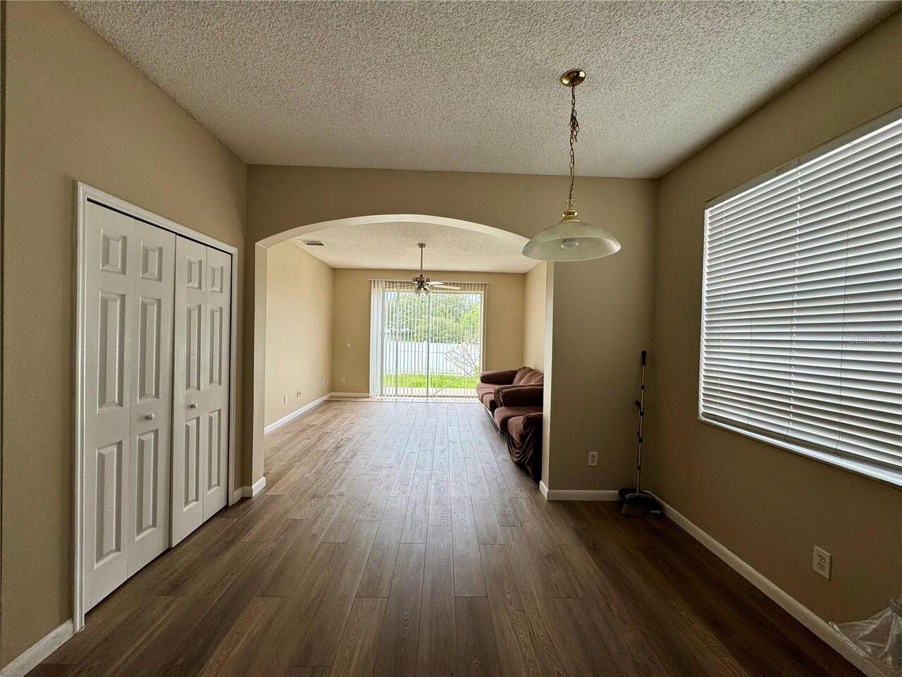 Listing Photo 12