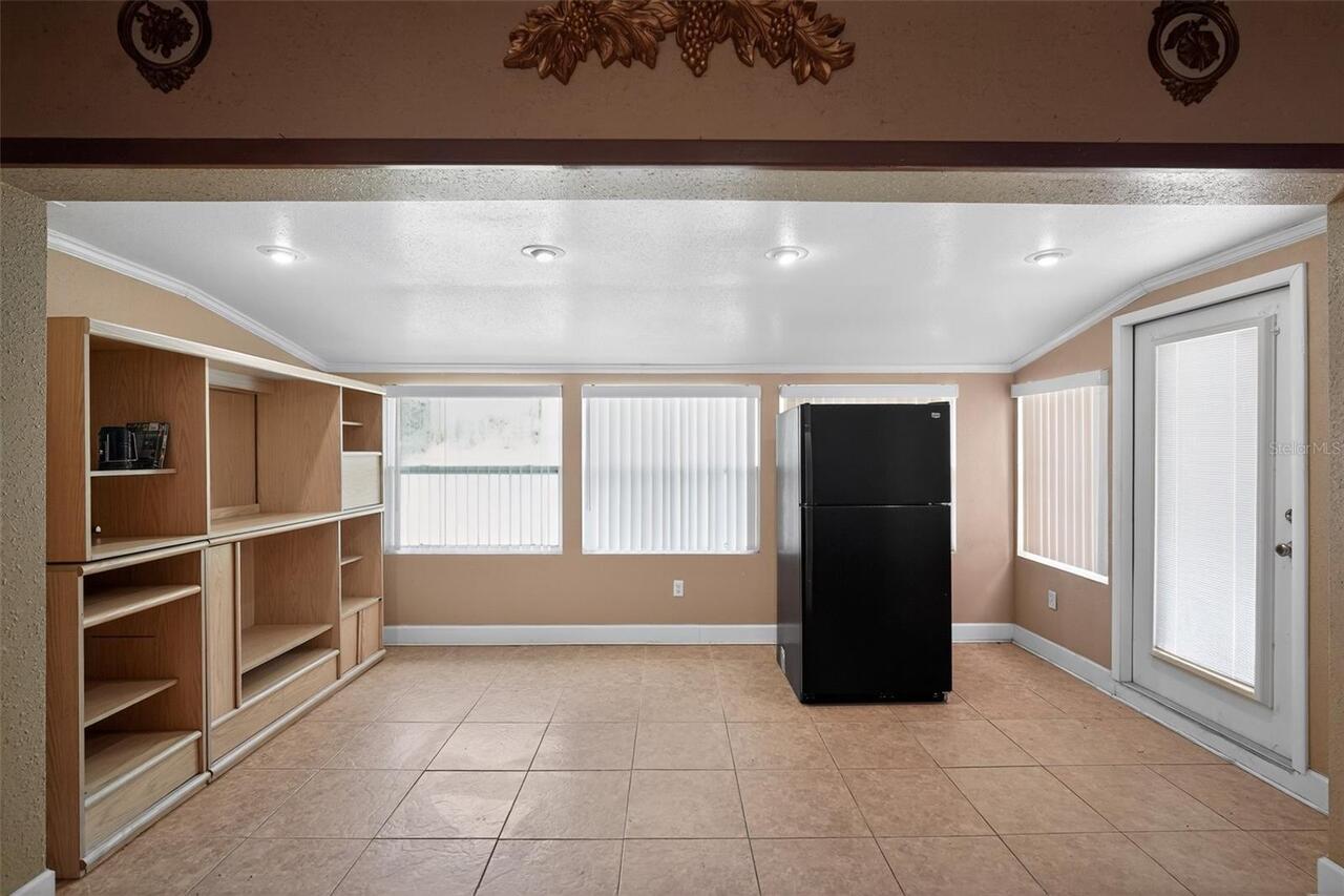 Listing Photo 12