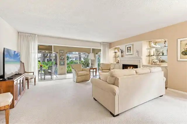 Listing Photo 10