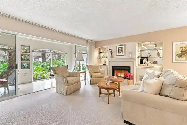 Listing Photo 11