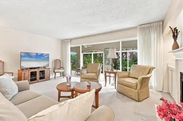 Listing Photo 12