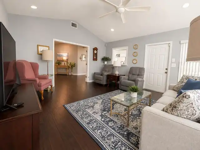 Listing Photo 7
