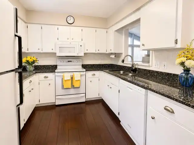 Listing Photo 10