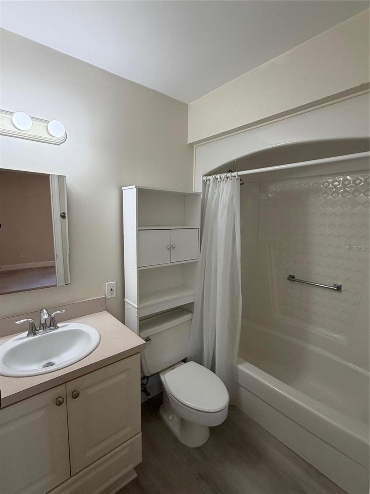 Listing Photo 12