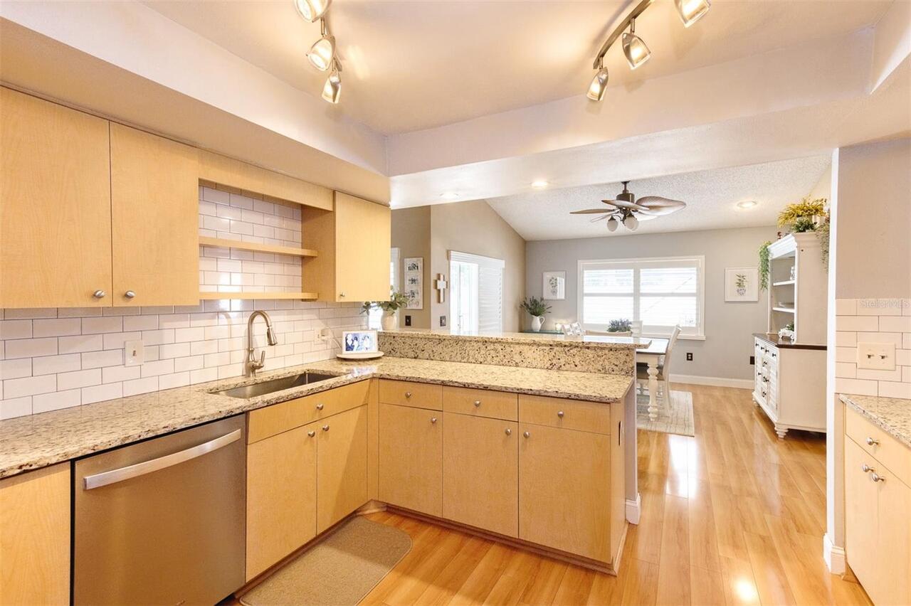 Listing Photo 11