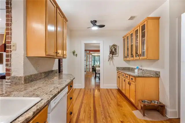 Listing Photo 14