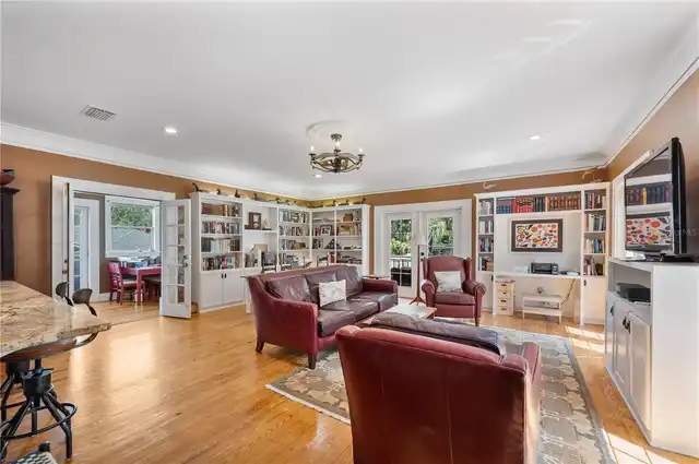 Listing Photo 16