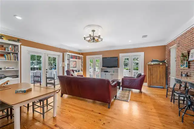 Listing Photo 17