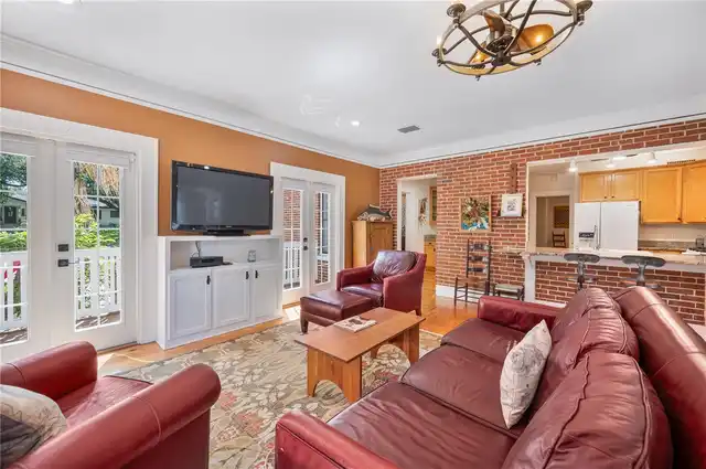 Listing Photo 18
