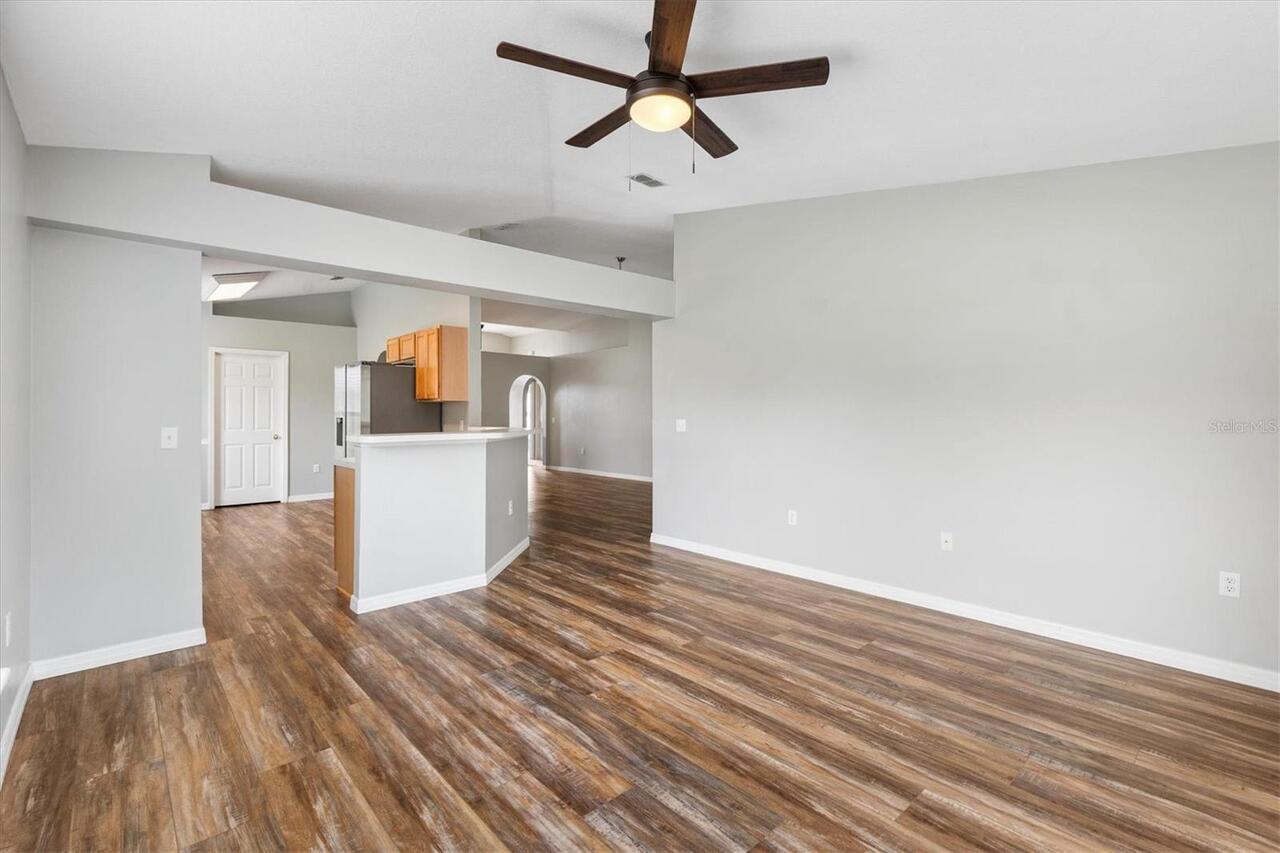 Listing Photo 14