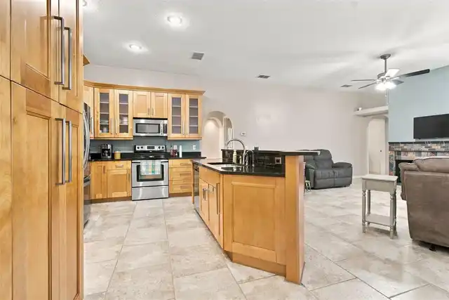 Listing Photo 15