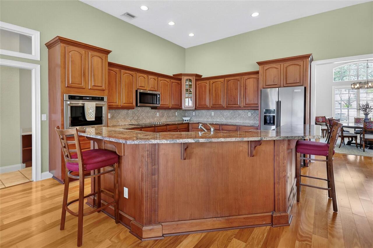 Listing Photo 10