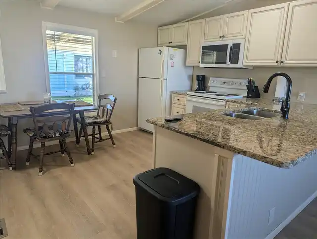 Listing Photo 8