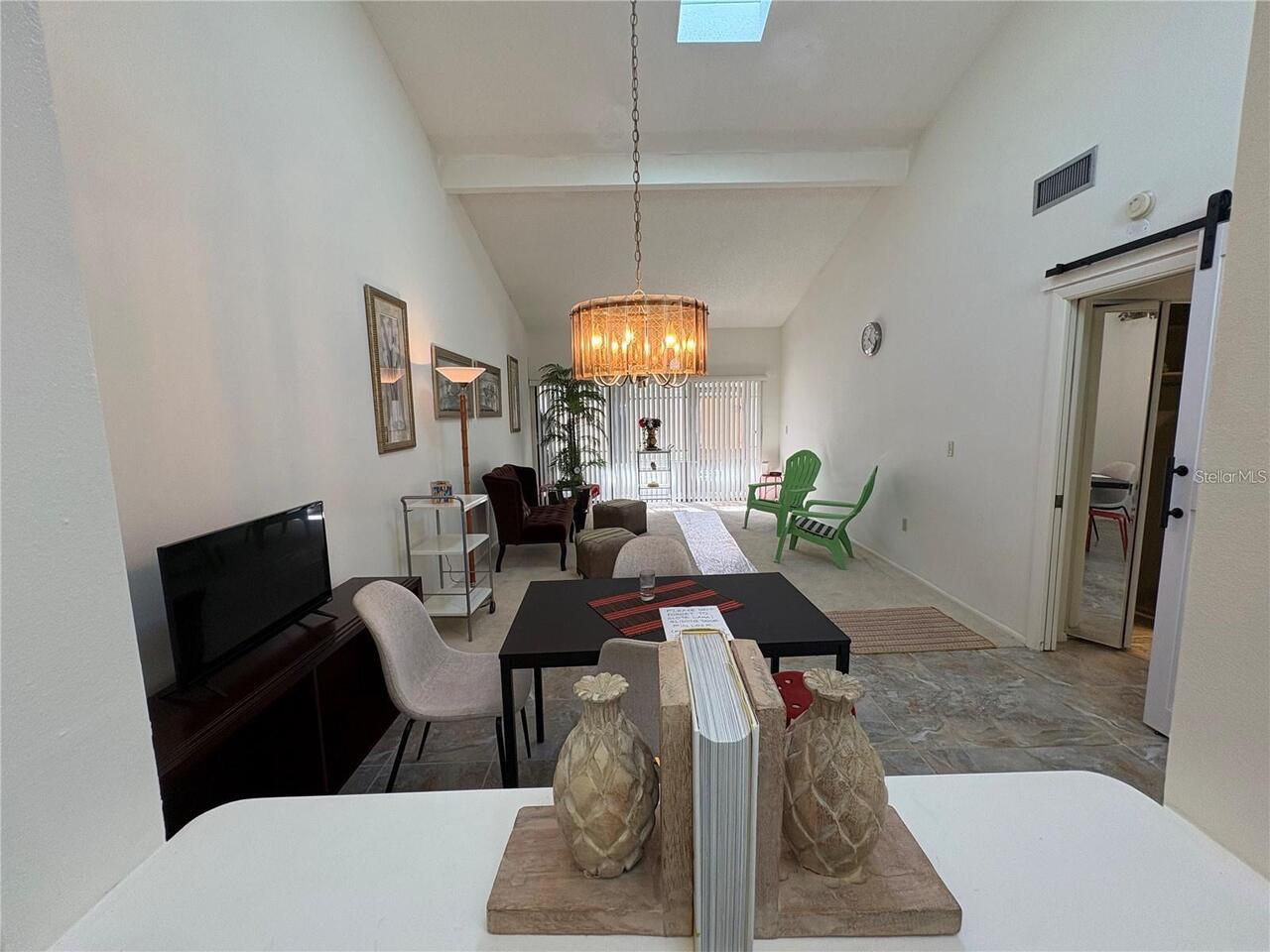 Listing Photo 14