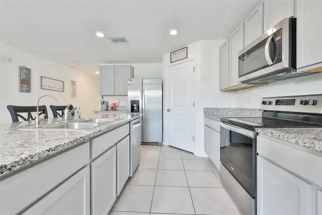 Listing Photo 7